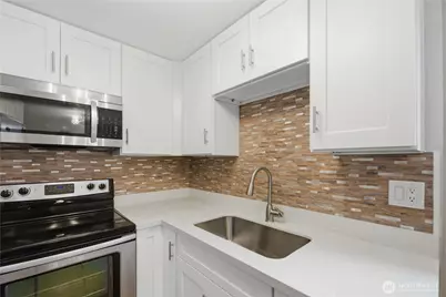4324 Phinney Avenue N #1, Seattle, WA 98103 - Photo 9