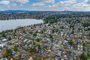 713 B N 70th St, Seattle, WA 98103 - Photo 27