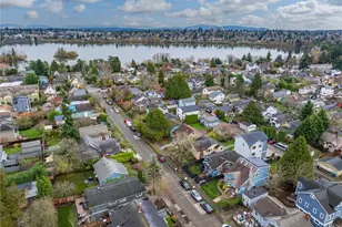 713 B N 70th St, Seattle, WA 98103 - Photo 25