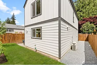 14338 Ashworth Avenue N #B, Seattle, WA 98133 - Photo 29