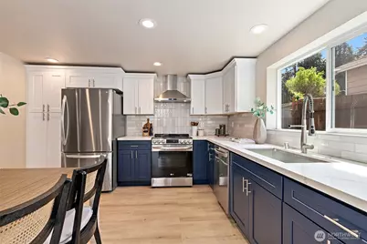 14338 Ashworth Avenue N #B, Seattle, WA 98133 - Photo 9