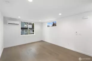 516 N 102nd St, Seattle, WA 98133 - Photo 11