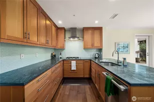 11122 NE 41st Dr, Kirkland, WA 98033 - Photo 11