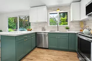 3836 NE 96th St, Seattle, WA 98115 - Photo 9