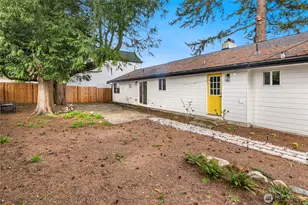 1402 N 136th St, Seattle, WA 98133 - Photo 13