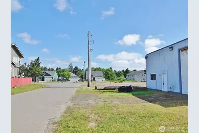 987 Beaver Court SE, Ocean Shores, WA 98569 - Photo 3