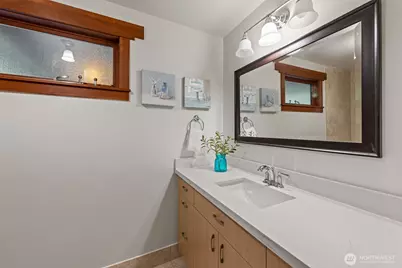 13002 NE 3rd Street, Bellevue, WA 98005 - Photo 19