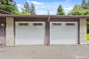 13002 NE 3rd St, Bellevue, WA 98005 - Photo 25