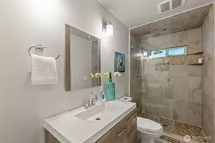 13002 NE 3rd St, Bellevue, WA 98005 - Photo 17