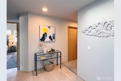 10834 NE 68th Street #B5, Kirkland, WA 98033 - Photo 3