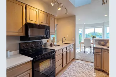 10834 NE 68th Street #B5, Kirkland, WA 98033 - Photo 13