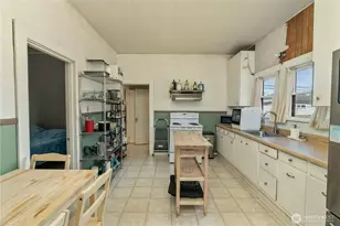 1008 W Wishkah St, Aberdeen, WA 98520 - Photo 9