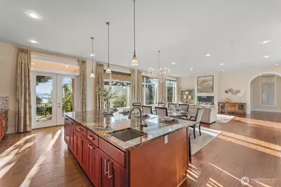 9426 Lake Washington Boulevard NE, Bellevue, WA 98004 - Photo 9