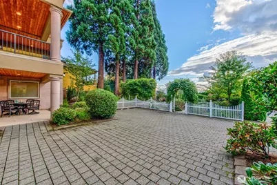 9426 Lake Washington Boulevard NE, Bellevue, WA 98004 - Photo 33