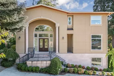 9426 Lake Washington Boulevard NE, Bellevue, WA 98004 - Photo 1
