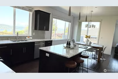 7426 S 114th St, Seattle, WA 98178 - Photo 9