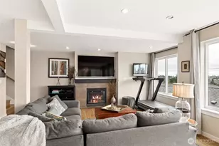 4318 Greenwood Ave N, Seattle, WA 98103 - Photo 3
