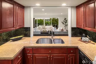 2565 Dexter Ave N, Seattle, WA 98109 - Photo 21