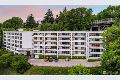 2565 Dexter Avenue N #303, Seattle, WA 98109 - Photo 35