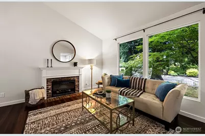 10710 126th Place NE, Kirkland, WA 98033 - Photo 5