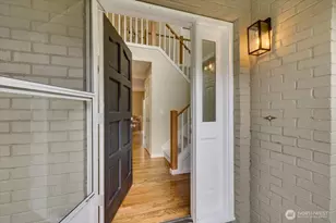 6041 118th Ave SE, Bellevue, WA 98006 - Photo 3