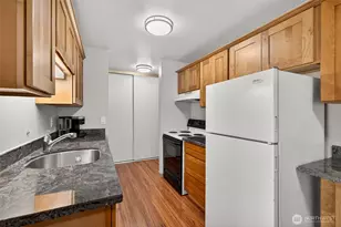 19428 Aurora Ave N, Shoreline, WA 98133 - Photo 11