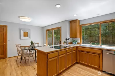 20315 NE 39th Street, Sammamish, WA 98074 - Photo 15