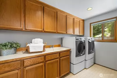 20315 NE 39th Street, Sammamish, WA 98074 - Photo 19