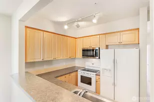 13000 Admiralty Way, Everett, WA 98204 - Photo 17