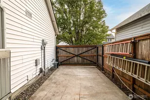302 Pine St, Woodland, WA 98674 - Photo 31