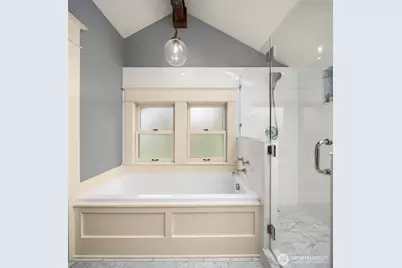 4018 2nd Avenue NE, Seattle, WA 98105 - Photo 27