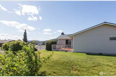 872 E Spruce Street, Sequim, WA 98382 - Photo 7