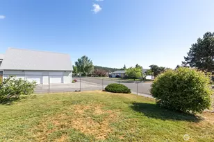 872 E Spruce St, Sequim, WA 98382 - Photo 11