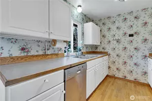 14019 146th Ave SE, Renton, WA 98059 - Photo 11