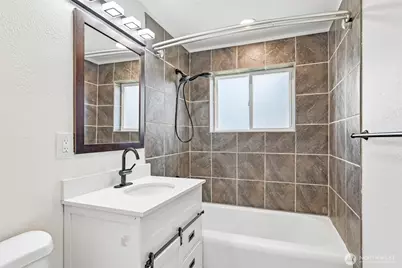 3425 NE 7th Place, Renton, WA 98056 - Photo 13