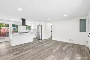 3425 NE 7th Pl, Renton, WA 98056 - Photo 9