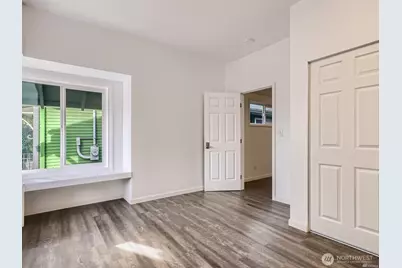 5242 11 Avenue NE, Seattle, WA 98105 - Photo 5