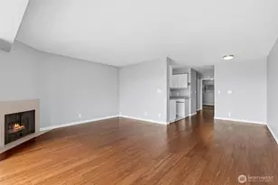 400 Melrose Ave E, Seattle, WA 98102 - Photo 9