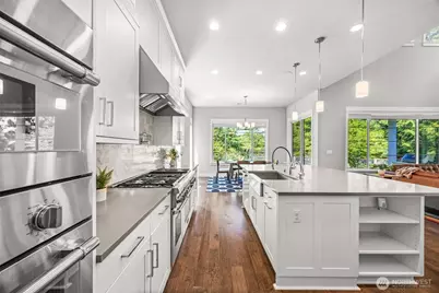 21888 SE 5th Place, Sammamish, WA 98074 - Photo 13
