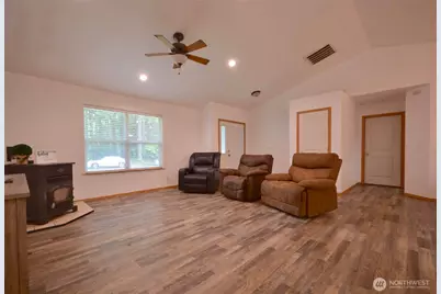18431 Rampart Drive SE, Yelm, WA 98597 - Photo 7
