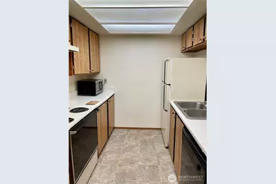 19857 25th Avenue NE #102, Shoreline, WA 98155 - Photo 7