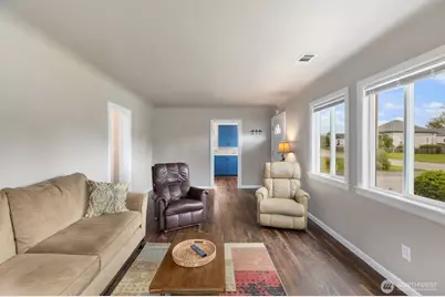 1009 E Orange Avenue, Burlington, WA 98233 - Photo 7