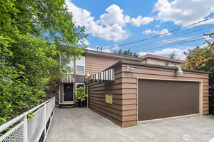 2215 W Raye St, Seattle, WA 98199 - Photo 1