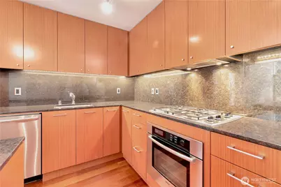 909 5th Ave #502, Seattle, WA 98104 - Photo 5