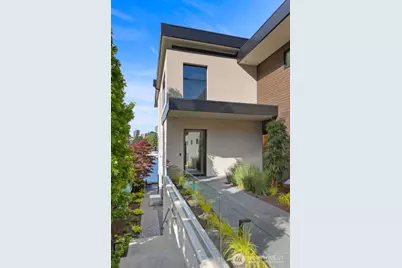 9810 SE Shoreland Drive, Bellevue, WA 98004 - Photo 5