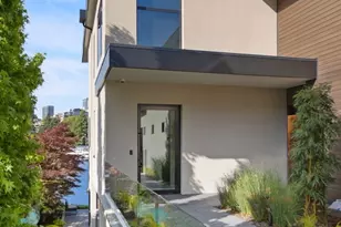 9810 SE Shoreland Dr, Bellevue, WA 98004 - Photo 5