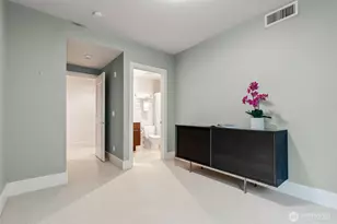 1 Ward St, Seattle, WA 98109 - Photo 21