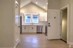 1609 E Columbia St, Seattle, WA 98122 - Photo 7