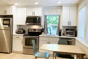 1609 E Columbia St, Seattle, WA 98122 - Photo 11
