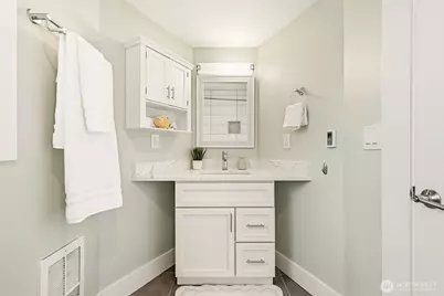 106 N 100th Street, Seattle, WA 98133 - Photo 13